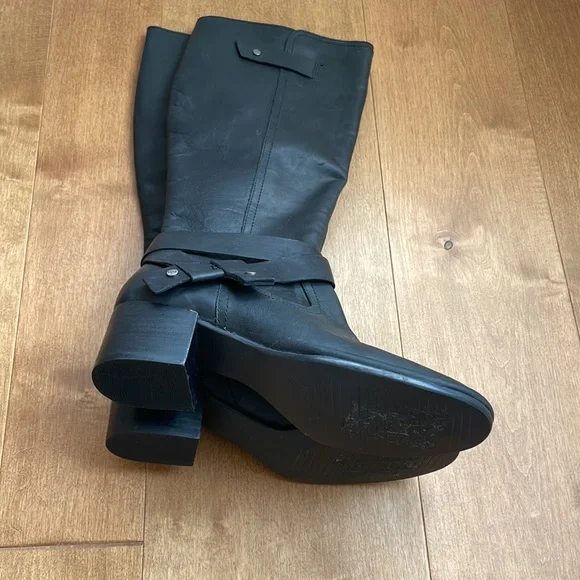 Ugg heeled leather boots! New! - Picture 3 of 10